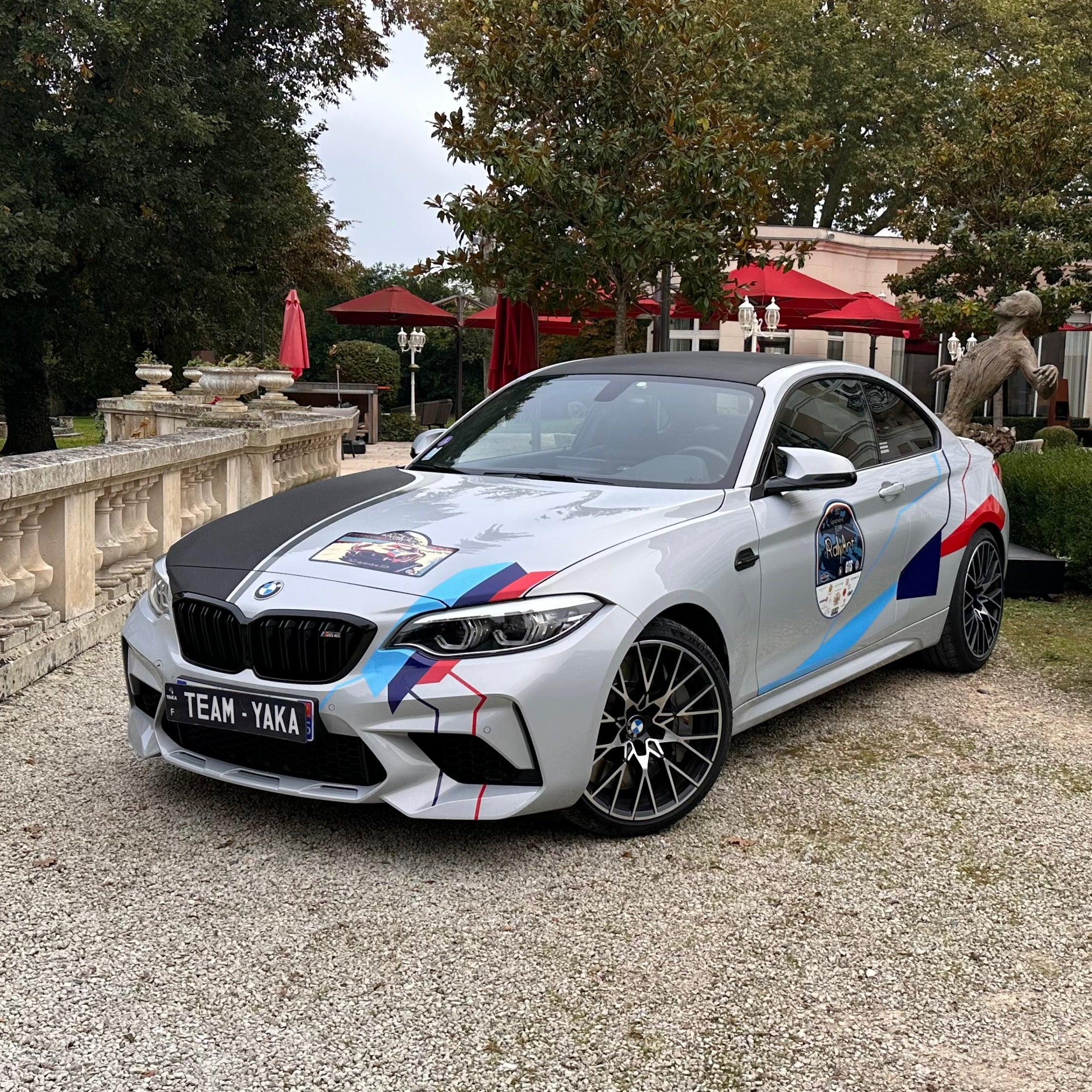 Cache-plaque Team Yaka